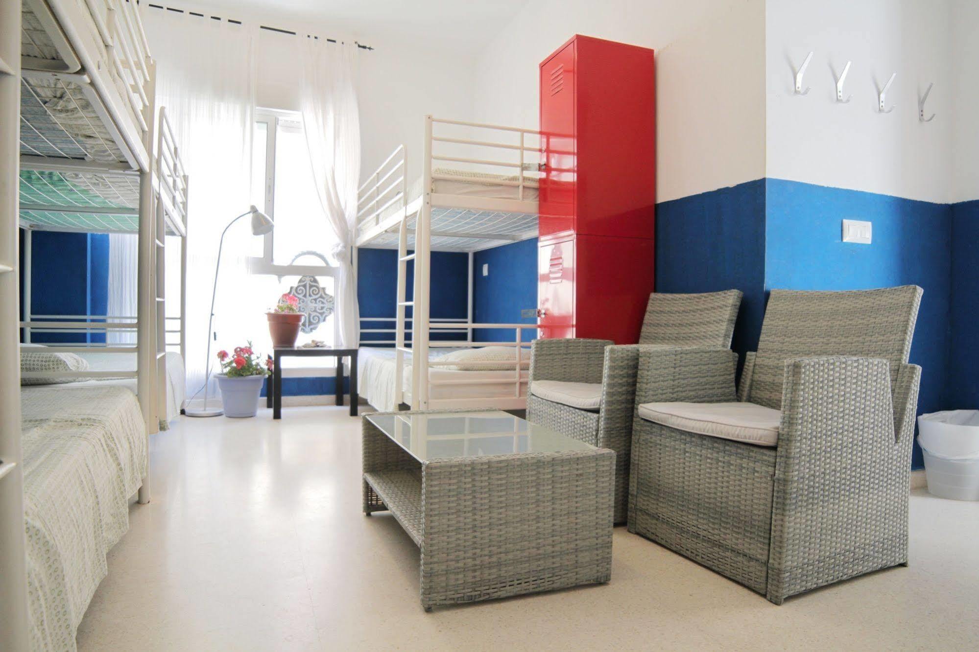 Cadiz Inn Backpackers Екстериор снимка