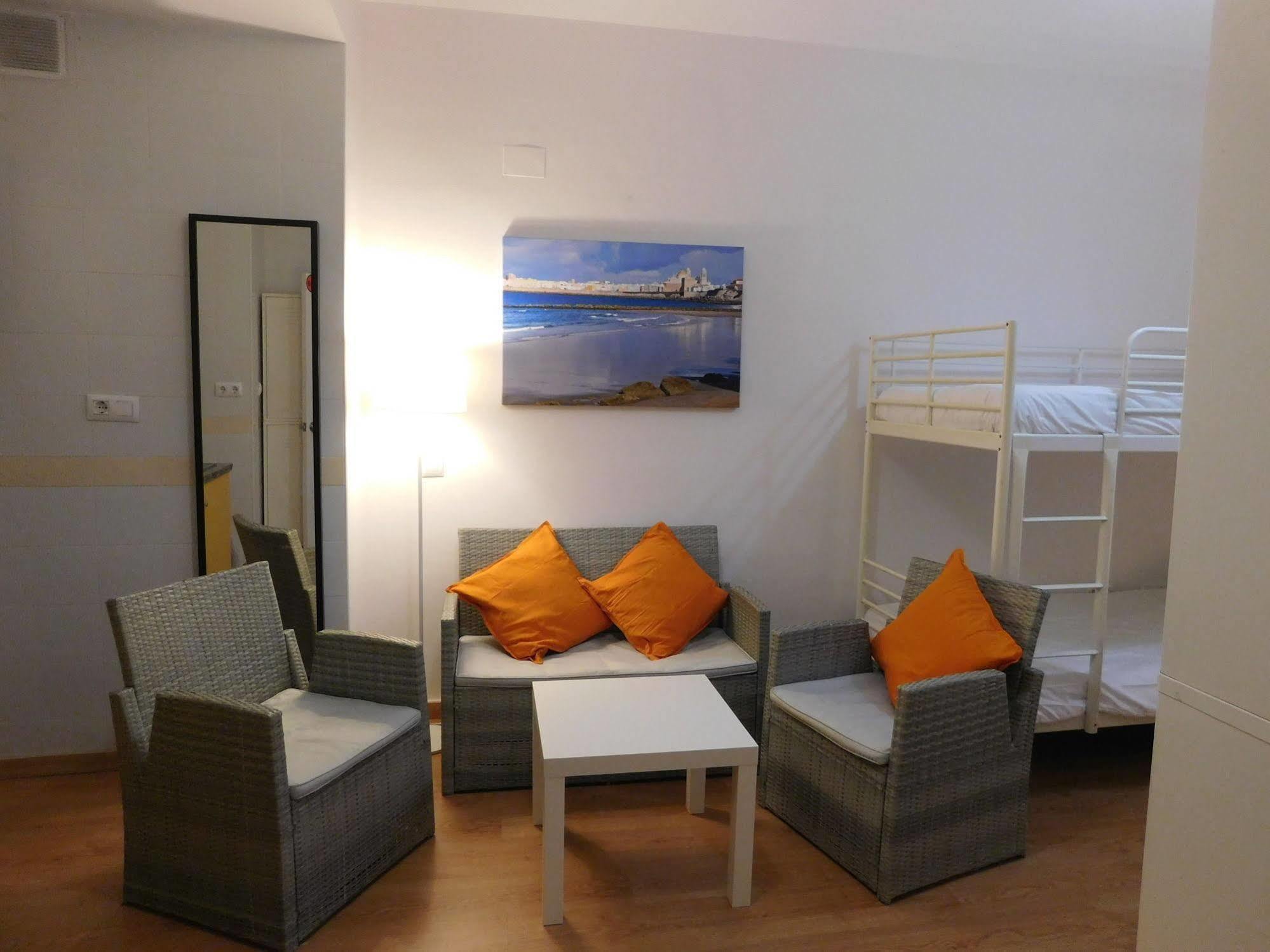 Cadiz Inn Backpackers Екстериор снимка