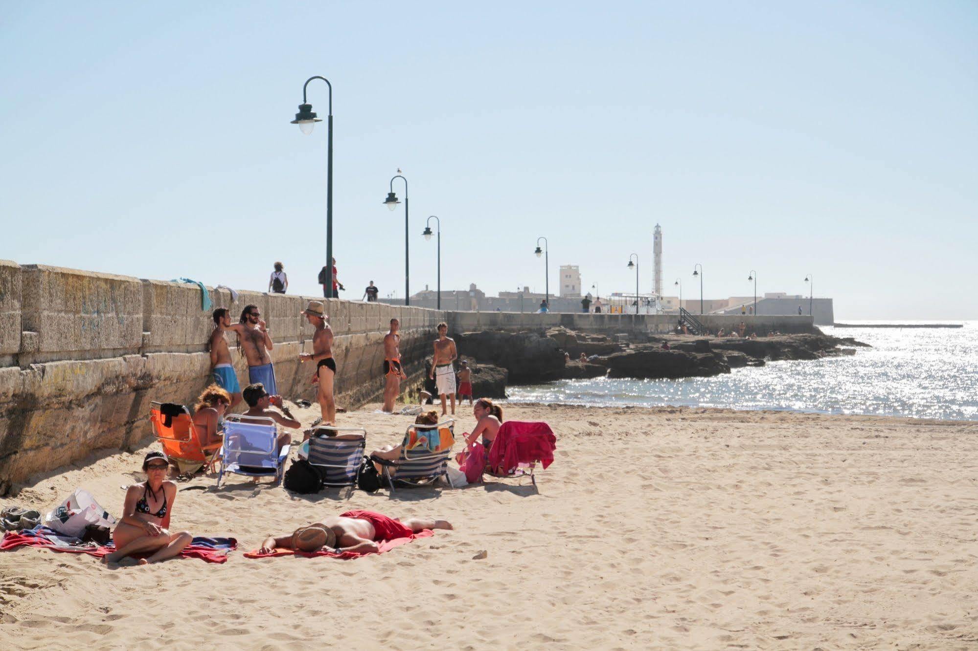 Cadiz Inn Backpackers Екстериор снимка